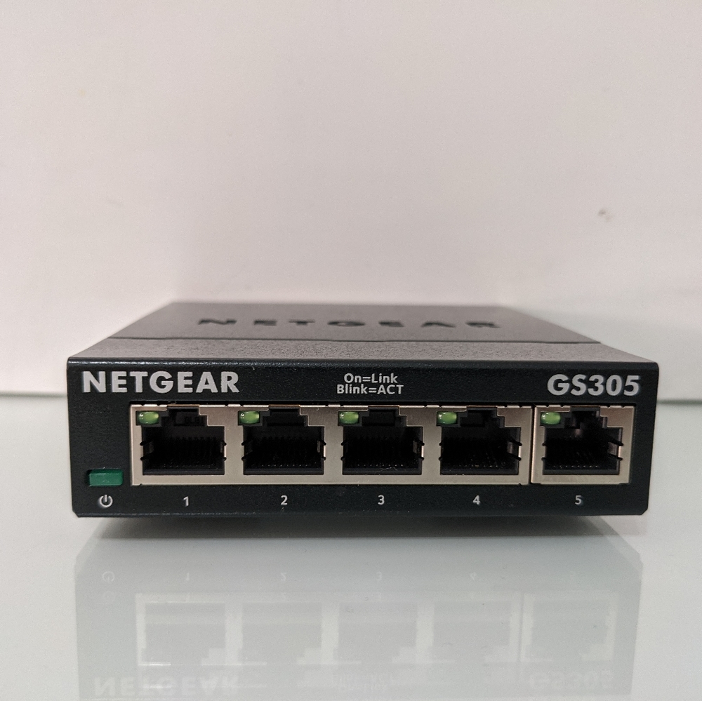 Netgear 5 Port Gigabit Ethernet Unmanaged Switch GS305